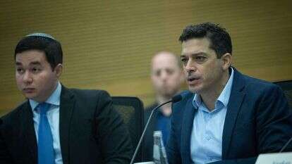 השר עמיחי שיקלי וחבר הכנסת דן אילוז. | יונתן זינדל, פלאש 90