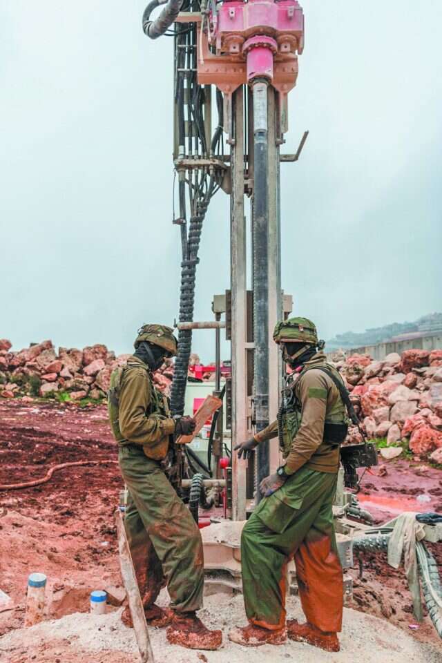 "אני מעריך שיש מנהרות במטולה". מבצע מגן צפוני בגבול לבנון, 2018. | דובר צה"ל "אני מעריך שיש מנהרות במטולה". מבצע מגן צפוני בגבול לבנון, 2018. | דובר צה"ל