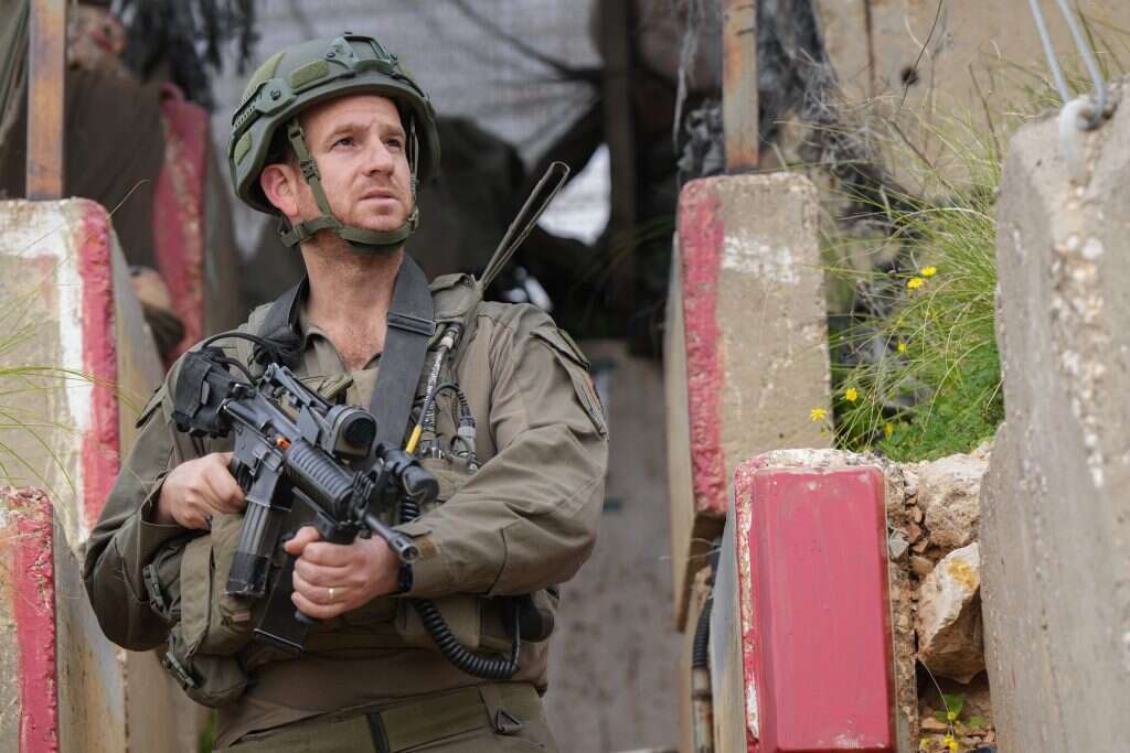 אורי. | אייל מרגולין, ג'יני