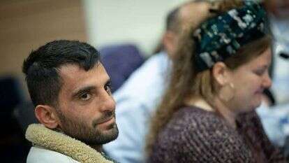 ינון לוי, אשר הוטלו עליו סנקציות על ידי ארה"ב, עם אשתו ספיר, בכנסת. | יונתן זינדל, פלאש 90