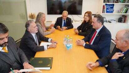 שר החוץ ישראל כ"ץ עם שגריר ברזיל ביד ושם. | מיכאל דימנשטיין לע"מ שר החוץ ישראל כ"ץ עם שגריר ברזיל ביד ושם. | מיכאל דימנשטיין לע"מ