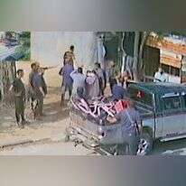 תיעוד של שירי ביבס וילדיה אריאל וכפיר מובלים בידי מחבלי חמאס