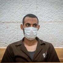 חאלד אבו ג'ודה, המחבל שרצח את החייל רון קוקיא הי"ד, בבית המשפט. | יונתן זינדל, פלאש 90