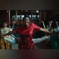 באדיבות טוליפ אנטרטיינמנט