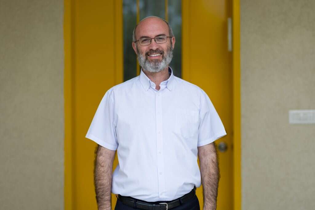 הרב ארי סט, רב קיבוץ סעד. | לירון מולדובן