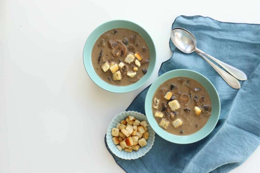מרק פטריות וקרם קוקוס. | אפרת ליכטנשטט
