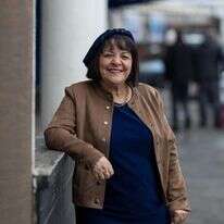 עליזה בלוך. | לירון מולדובן