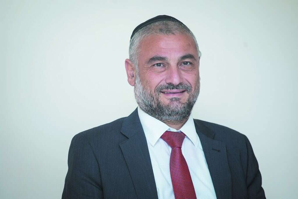 אבוטבול. | הדס פרוש,פלאש 90 אבוטבול. | הדס פרוש,פלאש 90