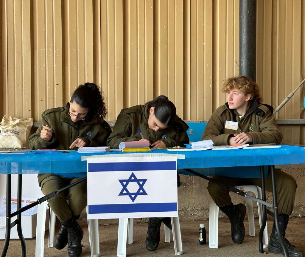 קלפי בבחירות המקומיות בצה"ל. | דובר צה"ל