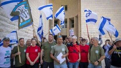 הפגנת "אחים לנשק" מחוץ לבית המשפט העליון בדרישה לגיוס חרדים לצה"ל. | יהונתן זינדל, פלאש 90