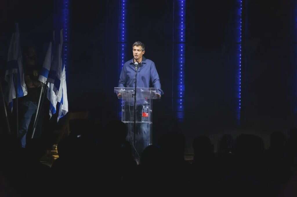 יועז הנדל בכנס המילואימניקים, אמש. | יוסף מזרחי יועז הנדל בכנס המילואימניקים, אמש. | יוסף מזרחי