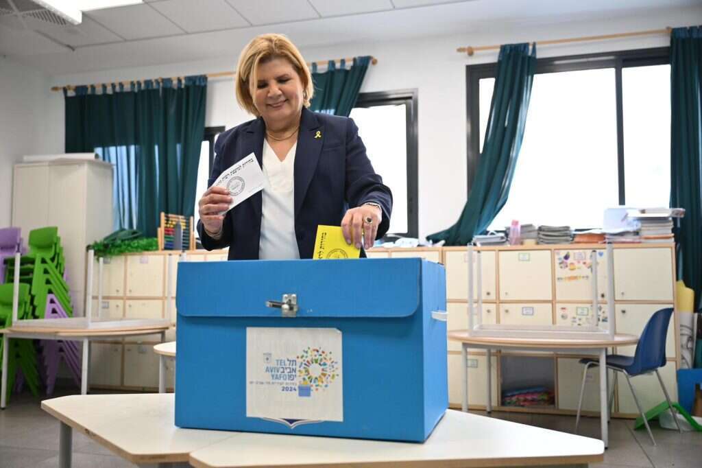 ברביבאי מצביעה בתל-אביב. | אלעד גוטמן