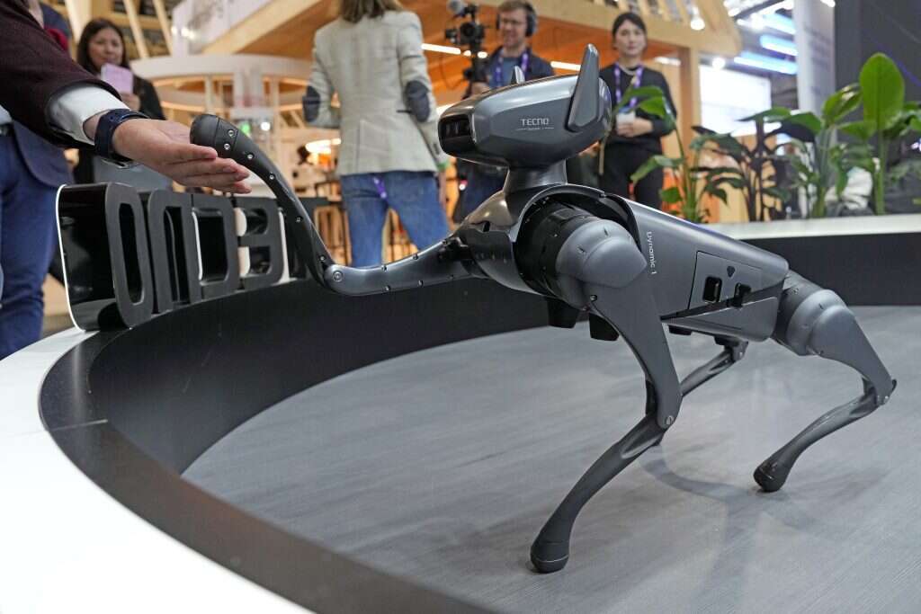 כלב רובוטי. | EPA ALEJANDRO GARCIA