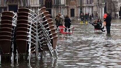 לא בכדי מהגרים אינם מגיעים לעיר השוקעת. כיכר סן־מרקו בוונציה. | איי.אף.פי לא בכדי מהגרים אינם מגיעים לעיר השוקעת. כיכר סן־מרקו בוונציה. | איי.אף.פי