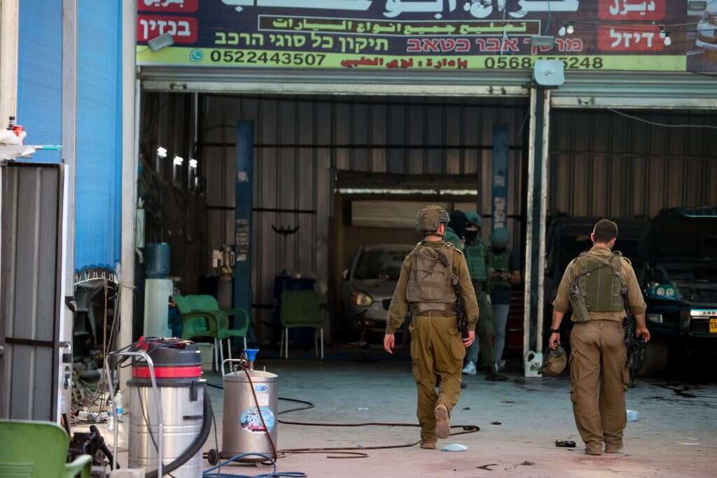 זירת הפיגוע בחווארה. | פלאש 90 זירת הפיגוע בחווארה. | פלאש 90