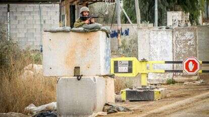 לא מצריך הכשרה ממושכת. מחסום צבאי ביו"ש. | נאסר אשתייה, פלאש 90