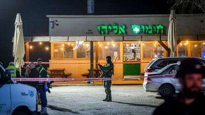 זירת הפיגוע בתחנת הדלק בעלי, ליד מסעדת "חומוס אליהו". | חיים גולדברג, פלאש 90