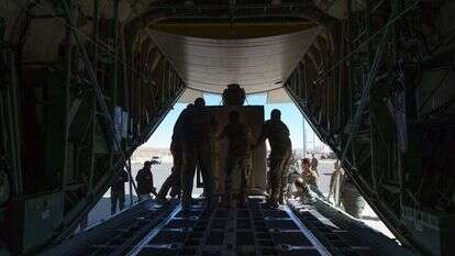 הצנחת סיוע לעזה. | Hussam Hasan — for The Washington Post