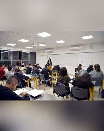 כיתת תיכון, אילוסטרציה. | יוסי זליגר כיתת תיכון, אילוסטרציה. | יוסי זליגר