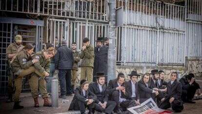 הפגנות נגד גיוס חרדים לצבא מחוץ ללשכת הגיוס בירושלים. | חיים גולדברג - פלאש 90
