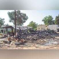 מבנה בניר־יצחק שניזוק מפגיעת רקטה, אוקטובר 2023. | גטי אימג'ס