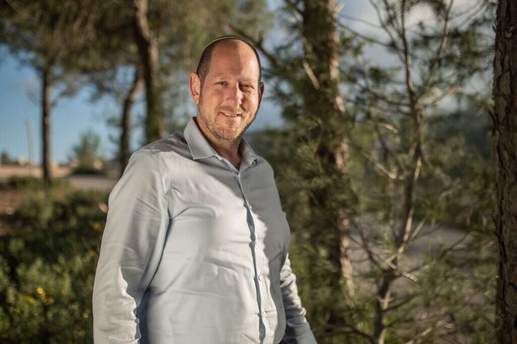 עוזאל ותיק, 41 נבחר לראשות מועצת קדומים. | נעמה גרינבאום