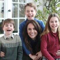 הנסיכה קייט וילדיה. | הנסיך וויליאם מווילס - KENSINGTON PALACE / AFP