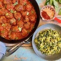 זוקיני ומיטבולס. | עדי גבירצמן, התפריט