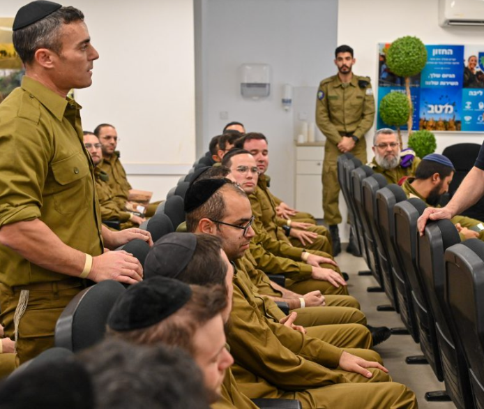 חרדים חיילים בבסיס הקליטה והמיון בתל השומר. | קובי גדעון - לע"מ חרדים חיילים בבסיס הקליטה והמיון בתל השומר. | קובי גדעון - לע"מ
