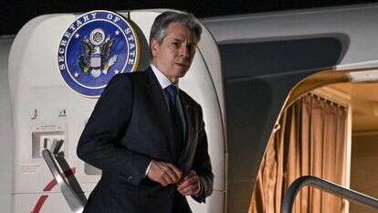 מזכיר המדינה האמריקני אנתוני בלינקן נוחת בג'מייקה. | AFP