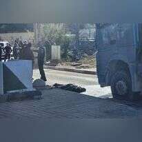 המחבל המנוטרל בזירת הפיגוע במחסום המנהרות. | תנועת רגבים