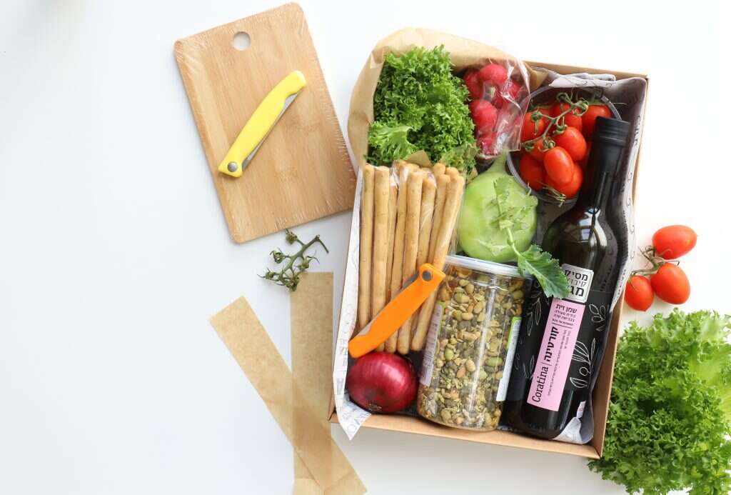 ערכה להכנת סלט ירקות. | אפרת ליכטנשטט ערכה להכנת סלט ירקות. | אפרת ליכטנשטט