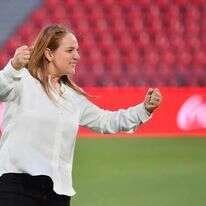 איריס אנטמן כמאמנת על המגרש. | באדיבות המצולמת