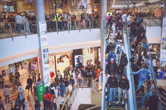 הצרכנים שבו לקניונים. אילוסטרציה. | פלאש 90