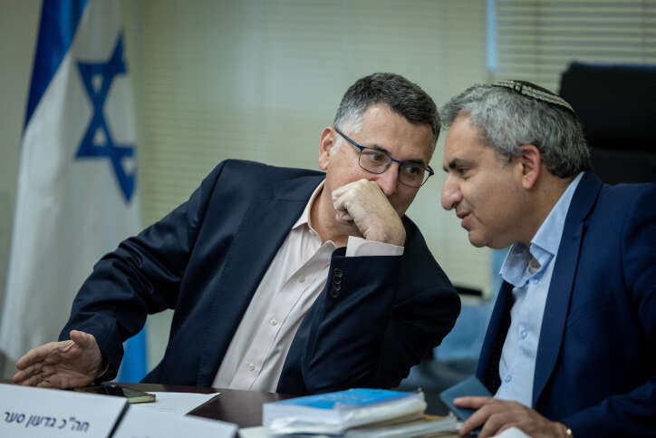 גדעון סער וזאב אלקין. | יונתן זינדל, פלאש 90 גדעון סער וזאב אלקין. | יונתן זינדל, פלאש 90