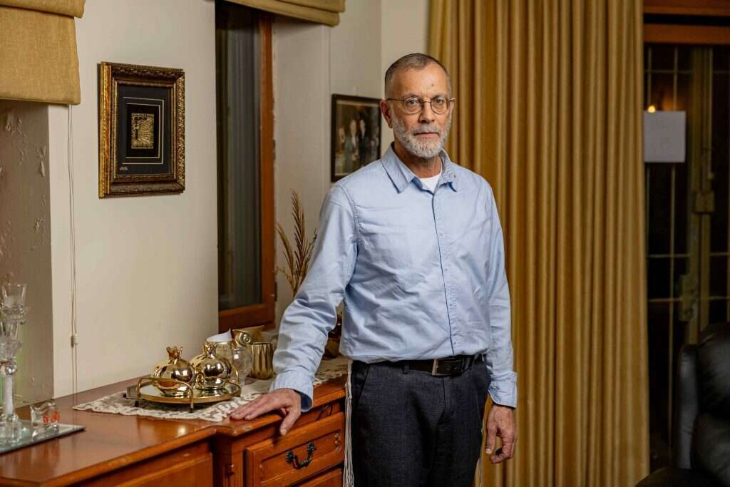 יצחק בכר. | נעמה שטרן