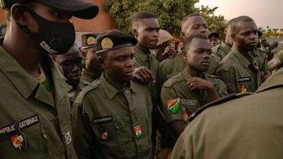 כוחות ביטחון ניז'ריים. | Carmen Yasmine Abd Ali — FTWP