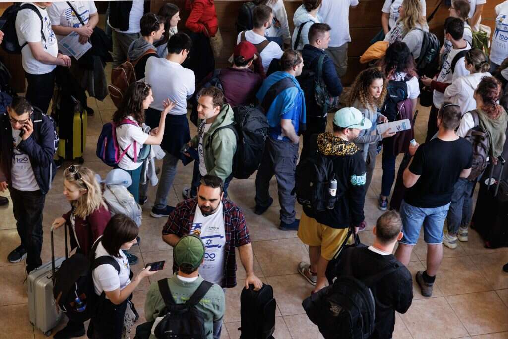 משתתפי "שישי שבת ישראלי". | אנצ'ו גוש ג'יני