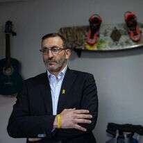 הרב פרץ בחדרו של דניאל. | אריק סולטן