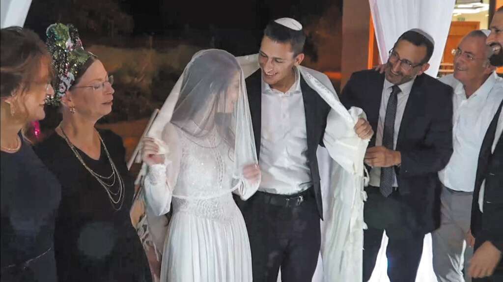 חתונתם של יונתן וגליה פרץ, באדיבות המשפחה