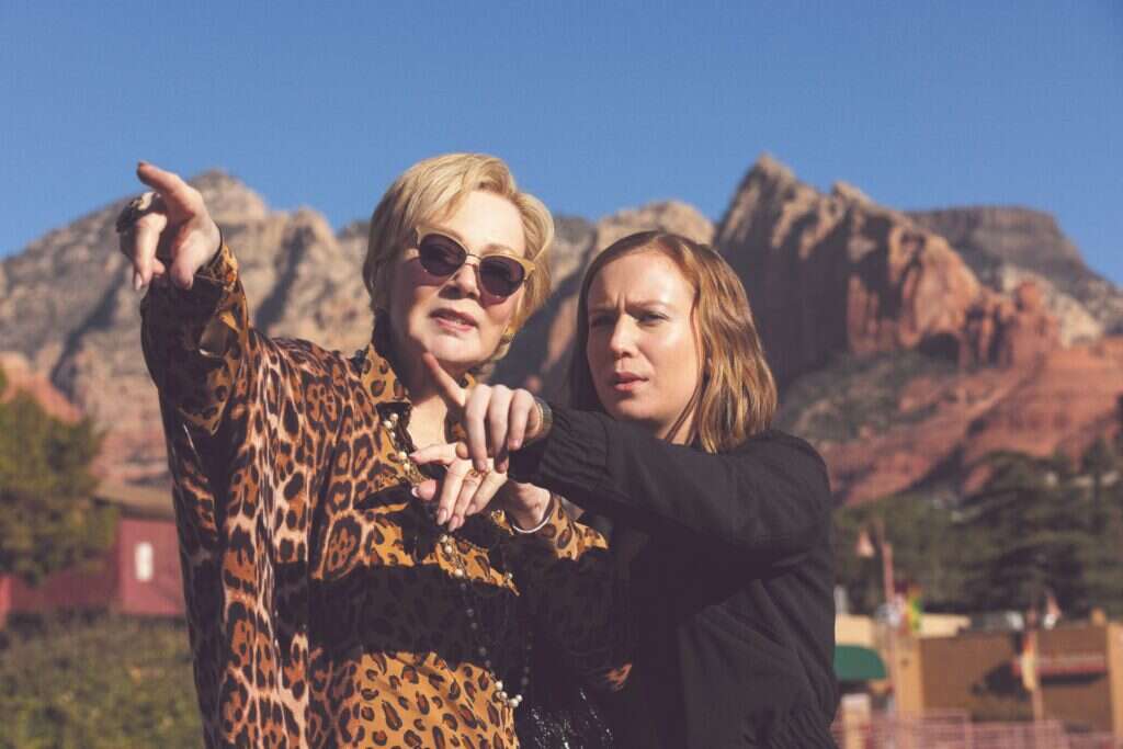 Hacks, | באדיבות יס