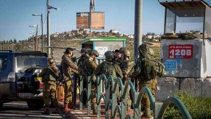 כוחות צה"ל בצומת אלעזר, הבוקר. | גרשון אלינסון, פלאש 90