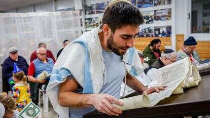 קריאת מגילה בגבעת עוז וגאון בגוש עציון. | גרשון אלינסון - פלאש 90