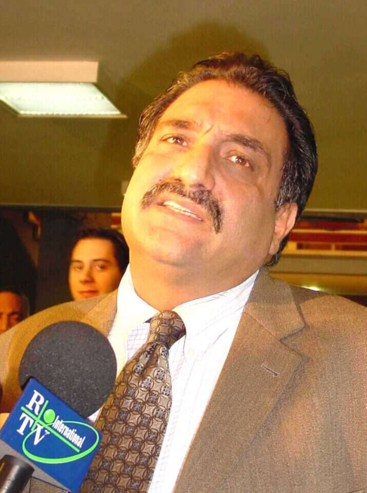 עזמי בשארה. | מרים צחי