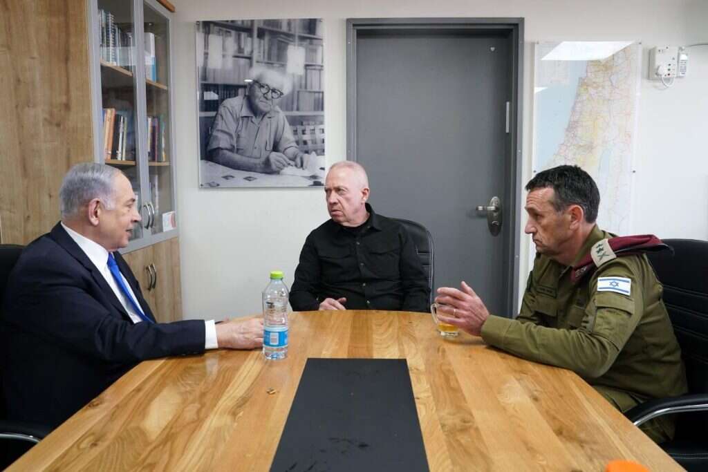 הלוי, גלנט ונתניהו לפני כחודש. | אריאל חרמוני, משרד הביטחון