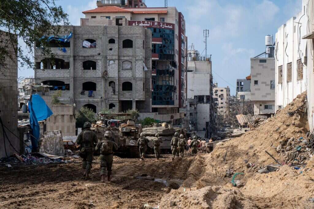 כוחות צה"ל סמוך לבית החולים שיפא ברצועת עזה. | דובר צה"ל