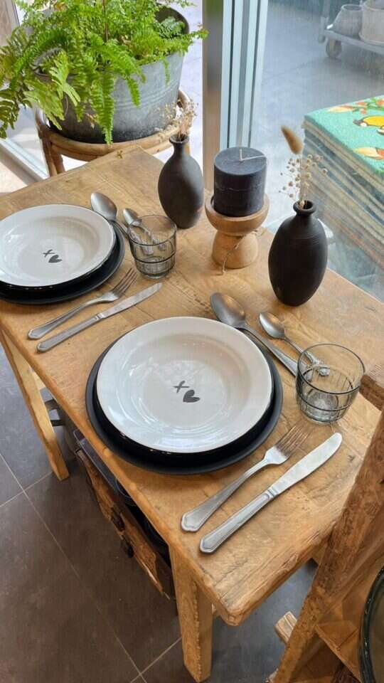 סיפורי בתים. | יח"צ