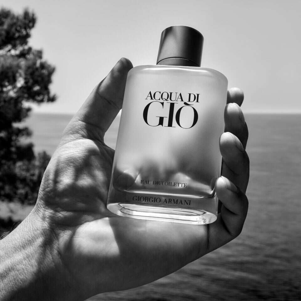 GIORGIO ARMANI בושם גברים Acqua di Giò EDT | יחצ חול GIORGIO ARMANI בושם גברים Acqua di Giò EDT | יחצ חול