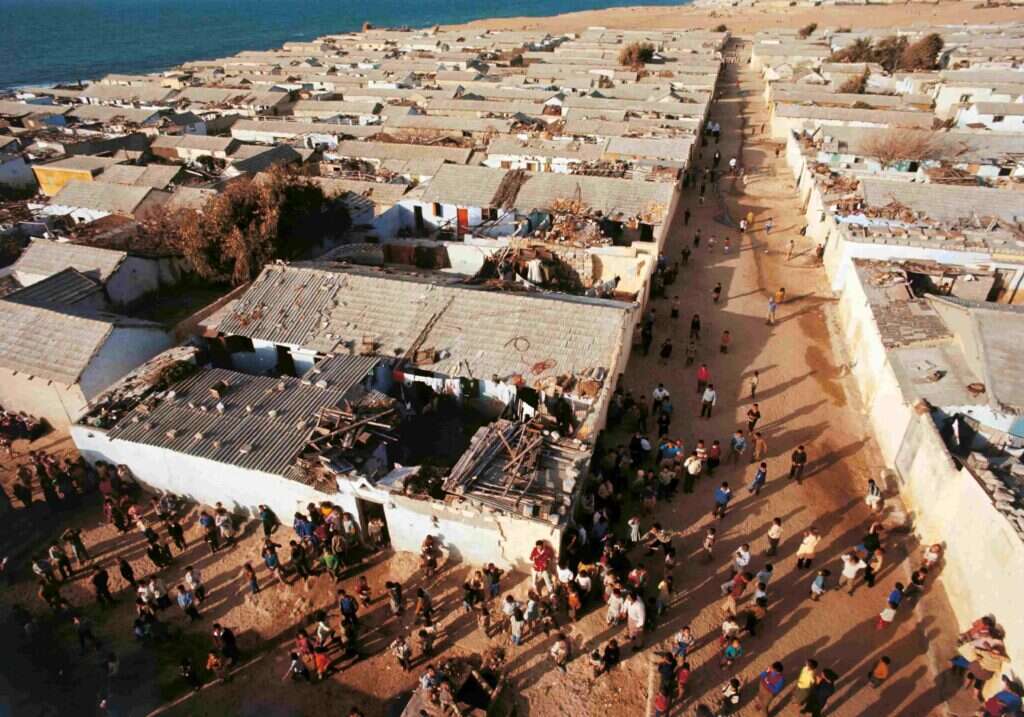 "להתנתק מעזה באופן מוחלט, שיסתדרו לבד". מחנה פליטים בחוף הים ליד העיר עזה, 1971. | גטי אימג'ס