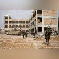 כוחות צה"ל סמוך למעוז הטרור בבית החולים שיפא בעזה. | דובר צה"ל